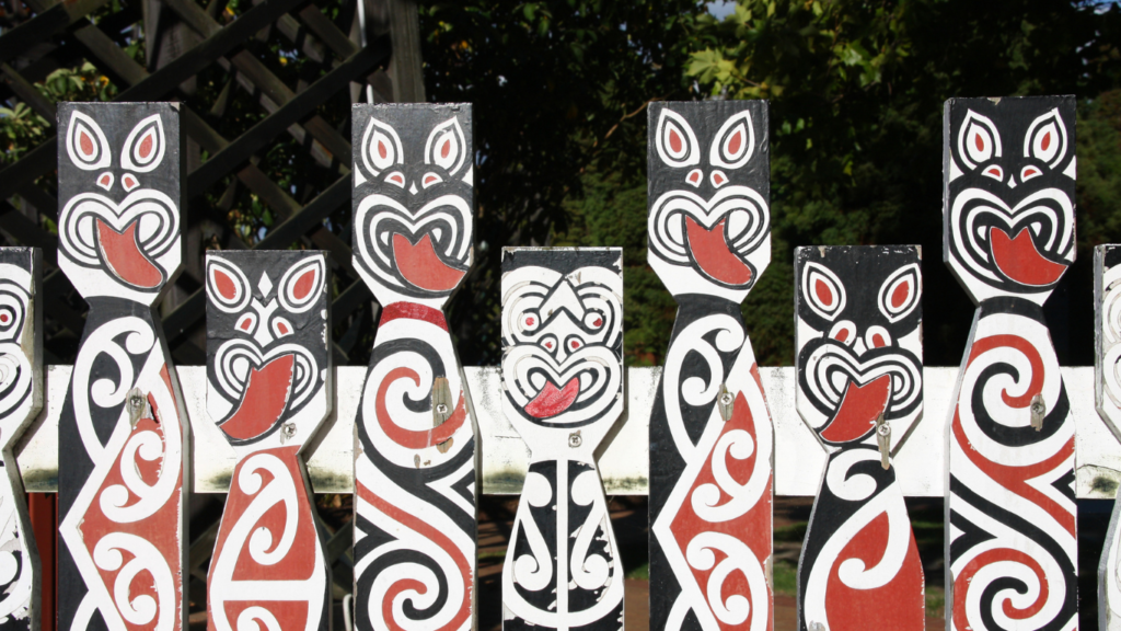 マオリ語の基礎と使い方｜ニュージーランドのマオリ族の言語を学ぼう | Ozaken blog